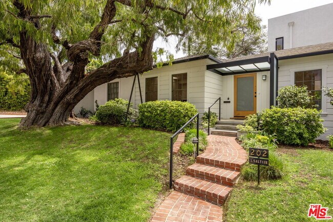 202 S Saltair Ave in Los Angeles, CA - Building Photo - Building Photo