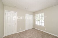 49 Burnham Dr photo'