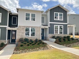483 Crown Dr in Cartersville, GA - Building Photo