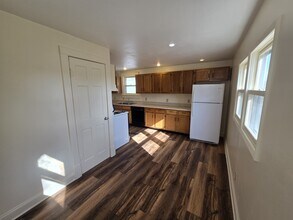 417 W Walnut St in Independence, MO - Building Photo - Building Photo