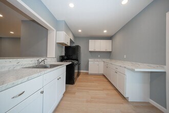 732 Buck Ln in Haverford, PA - Foto de edificio - Building Photo