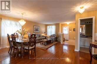 13 Commonwealth Rd in Barrie, ON - Building Photo - Building Photo