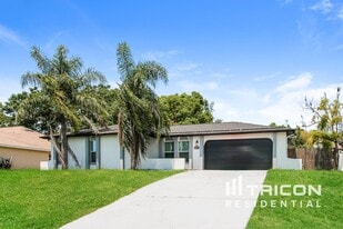1344 Piper Rd in Spring Hill, FL - Building Photo