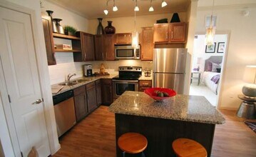 18325 Kingsland Blvd in Houston, TX - Building Photo - Building Photo