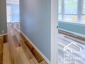 1102 N Central Ave, Unit 1 in Chicago, IL - Building Photo - Building Photo