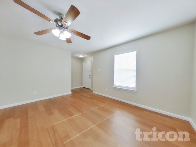 5003 Hauna Ln in Dickinson, TX - Building Photo - Building Photo