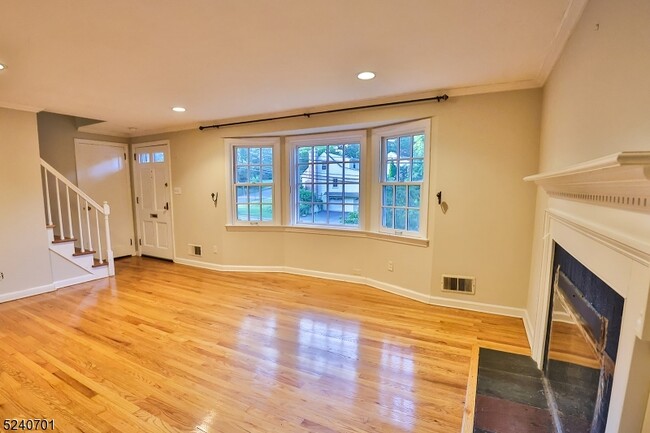 184 W Glen Ave in Ridgewood, NJ - Building Photo - Building Photo