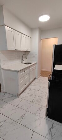 605 N Wolf Rd photo'