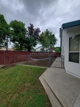 1180 Willow Creek Dr in Yuba City, CA - Foto de edificio - Building Photo