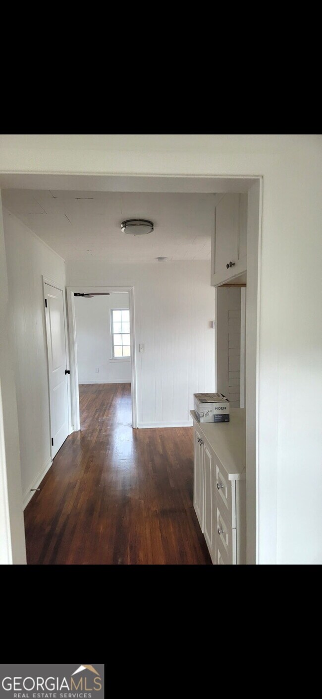 195 N Forest Ave in Hartwell, GA - Building Photo - Building Photo