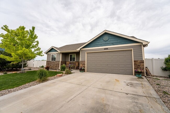 Beautiful 3 Bedroom, 2 Bathroom Ranch – Available Early April! in Wellington, CO - Building Photo - Building Photo