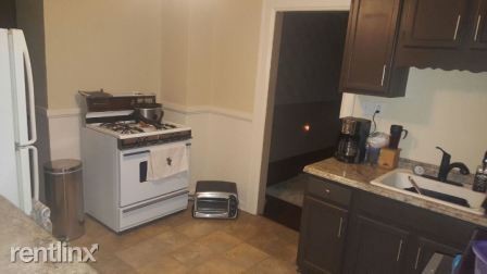 933 W 9th St in Erie, PA - Building Photo - Building Photo