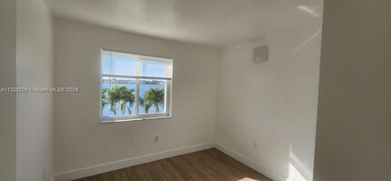 12402 NW 11th Ln, Unit 2102 in Miami, FL - Building Photo - Building Photo