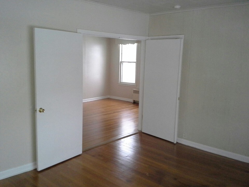 177 Hart St in New Britain, CT - Building Photo