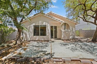 8473 Birthstone Ave in Las Vegas, NV - Building Photo - Building Photo