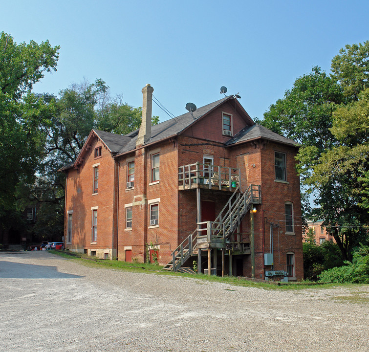 726 E High St in Springfield, OH - Building Photo