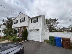 130 Birchwood Rd in Linden, NJ - Building Photo
