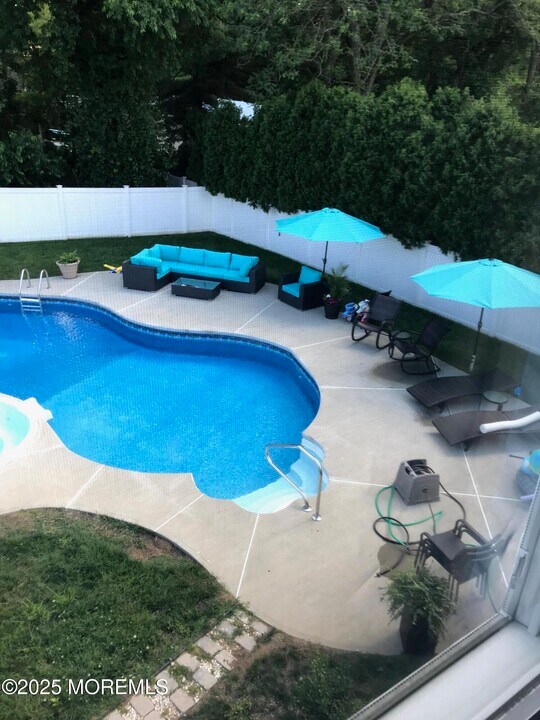 12 Whalepond Rd in Eatontown, NJ - Building Photo