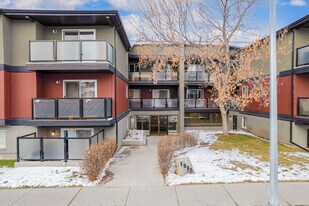 1915 26 St in Calgary, AB - Building Photo