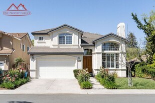10415 Stern Ave in Cupertino, CA - Building Photo