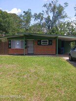 2755 Sunny Acres Dr N in Jacksonville, FL - Building Photo