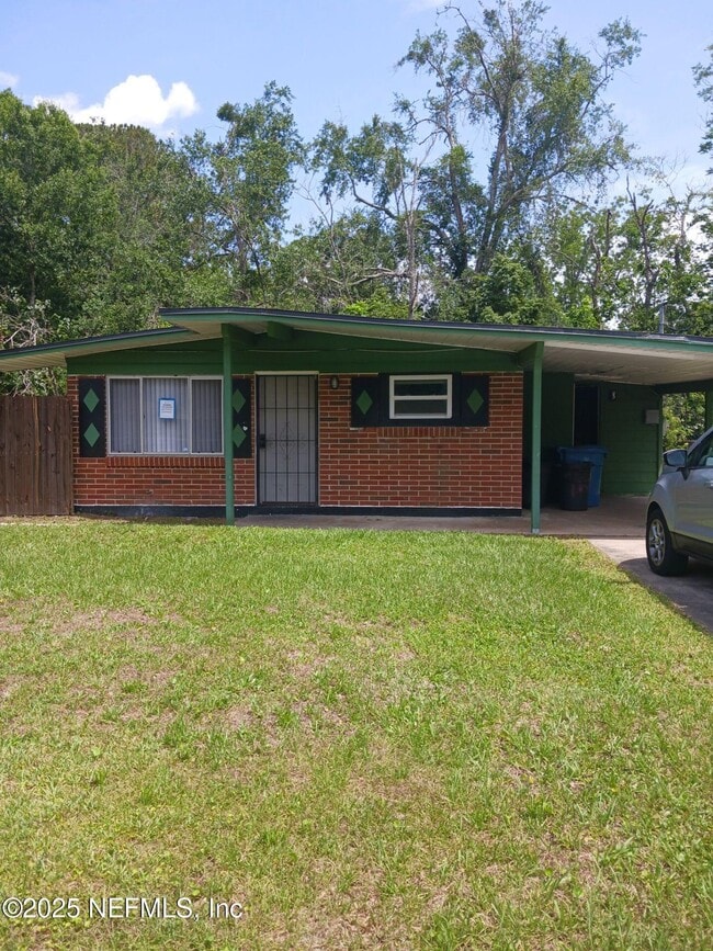 2755 Sunny Acres Dr N
