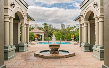 628 Arbor Lake Ln, Unit 628 Arbor Lake Lane in Tampa, FL - Foto de edificio - Building Photo