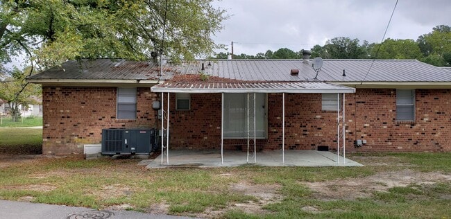 4779 Cameron Rd in Hope Mills, NC - Building Photo - Building Photo