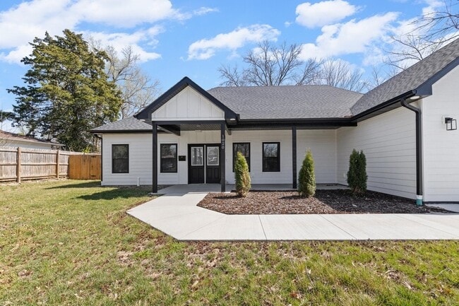 1020 Crestland Ave in Columbia, MO - Foto de edificio - Building Photo
