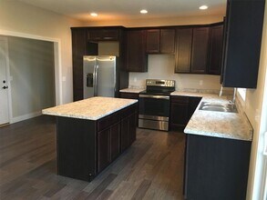 1206 S Roberto Rd in Mahomet, IL - Building Photo - Building Photo