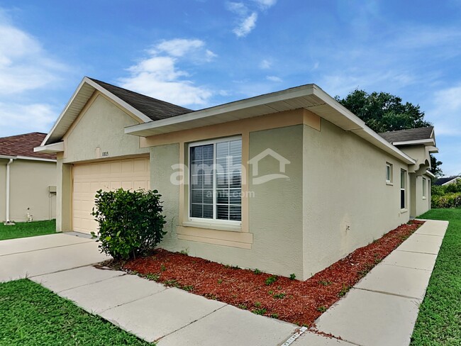 11805 Lynmoor Dr in Riverview, FL - Foto de edificio - Building Photo