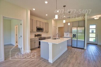 2554 Ananas Rd in North Port, FL - Building Photo - Building Photo