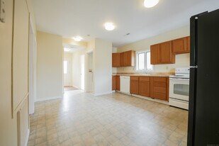 24 Burr Ave in Middletown, CT - Building Photo