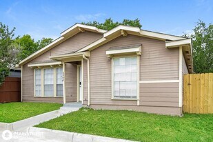 2005 Lewiston Ave in Dallas, TX - Foto de edificio - Building Photo