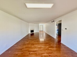 7S341 Augusta Ln in Naperville, IL - Building Photo - Building Photo