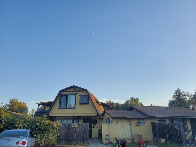 property at 2135 Rainbow Valley Blvd