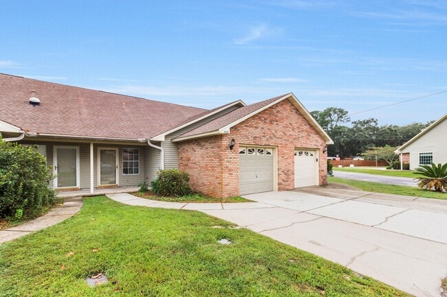 1828 Sod Dr in Fort Walton Beach, FL - Building Photo - Building Photo