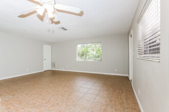 201 Newcastle St in Boca Raton, FL - Building Photo - Building Photo