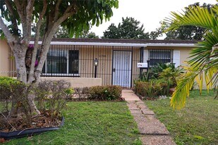 11730 SW 192nd St in Miami, FL - Building Photo