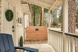 22904 Waters Dr in Crestline, CA - Building Photo - Building Photo