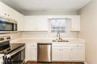 252 Cedarview Dr in Nashville, TN - Foto de edificio - Building Photo