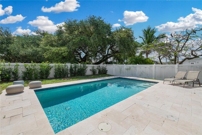 4980 Whispering Way in Davie, FL - Building Photo - Building Photo