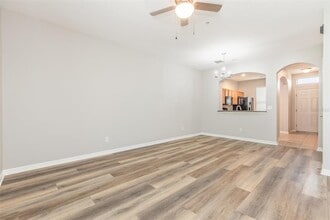 1125 Grantham Dr in Sarasota, FL - Foto de edificio - Building Photo