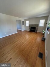 5118 Avoca Ave in Ellicott City, MD - Foto de edificio - Building Photo