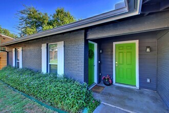 3208 Northeast Dr, Unit A in Austin, TX - Foto de edificio - Building Photo