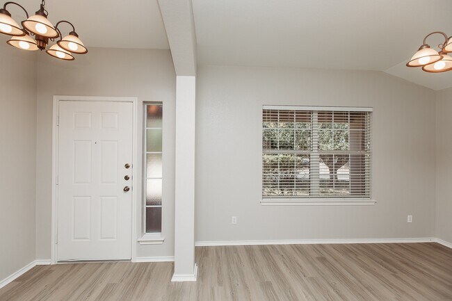 11421 Gossamer Dr in Austin, TX - Building Photo - Building Photo