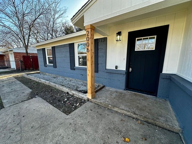 property at 2006 San Francisco Dr