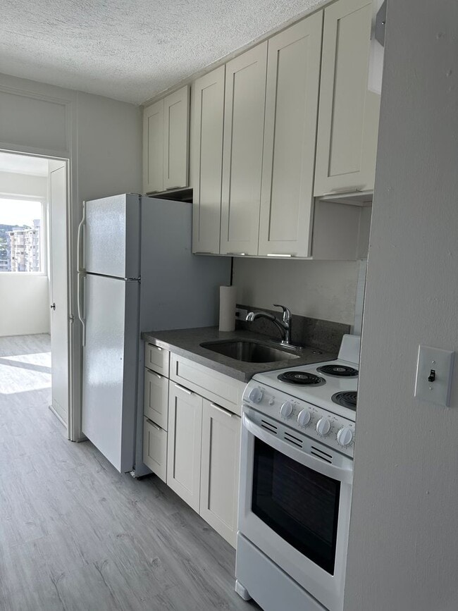 1710 Makiki St in Honolulu, HI - Building Photo - Building Photo