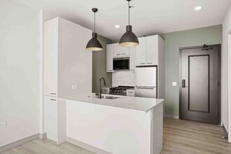 2150 N Elston Ave in Chicago, IL - Building Photo - Building Photo