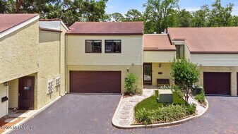 5400 La Moya Ave in Jacksonville, FL - Building Photo